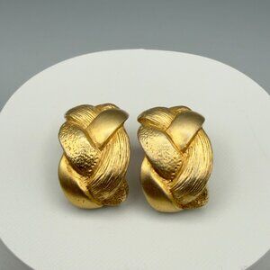 Oscar de la Renta Textured Gold Tone Braided Clip On Earrings Signed 1980s Vinta